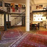 アパート The 5 Lofts