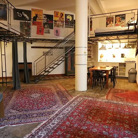 Апартаменты The 5 Lofts